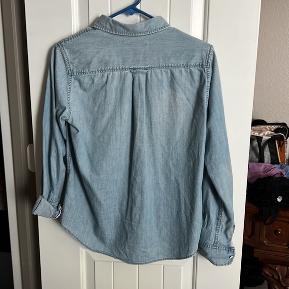 Uniqlo chambray shirt - Picture 2 of 4